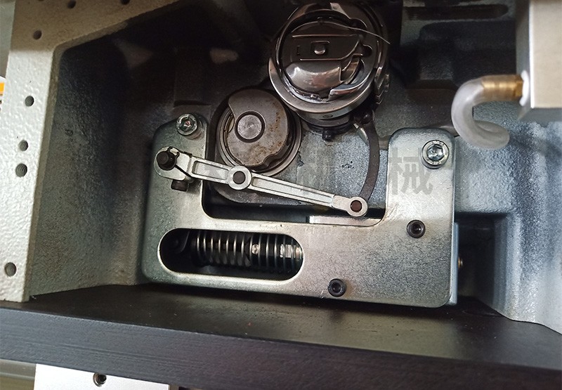 DF-8T電腦絎縫機